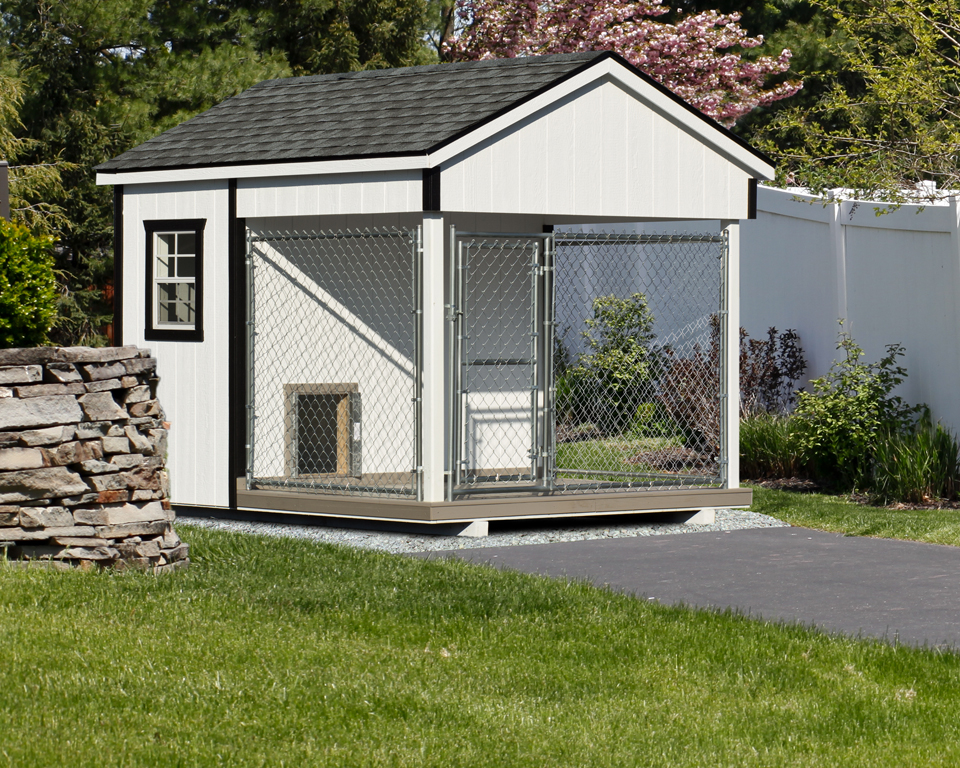Front view of an 8x10 traditional single capacity kennel