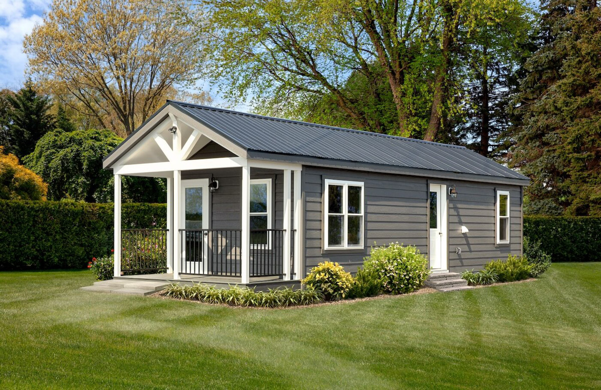 redwood lodge exterior